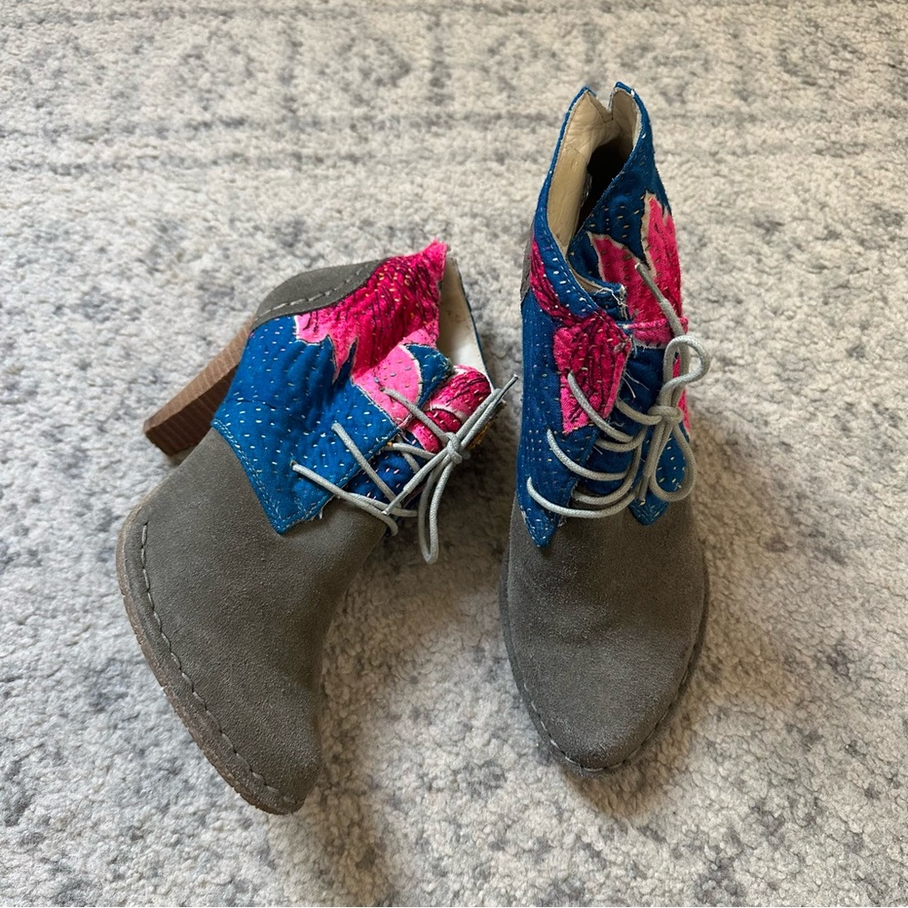 Anthro | Terra Plana suede grey and pink textile heel booties 39